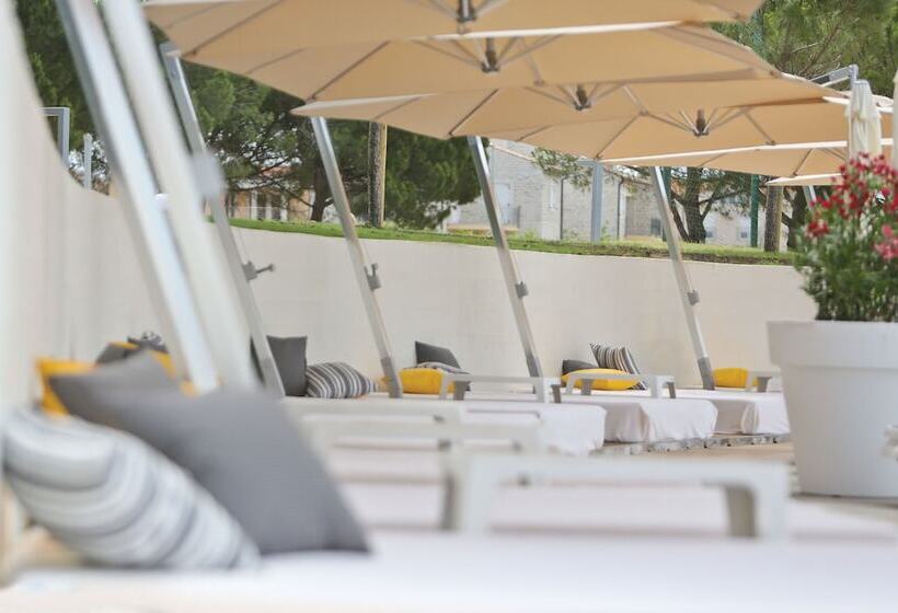 Отель Park Plaza Belvedere Medulin