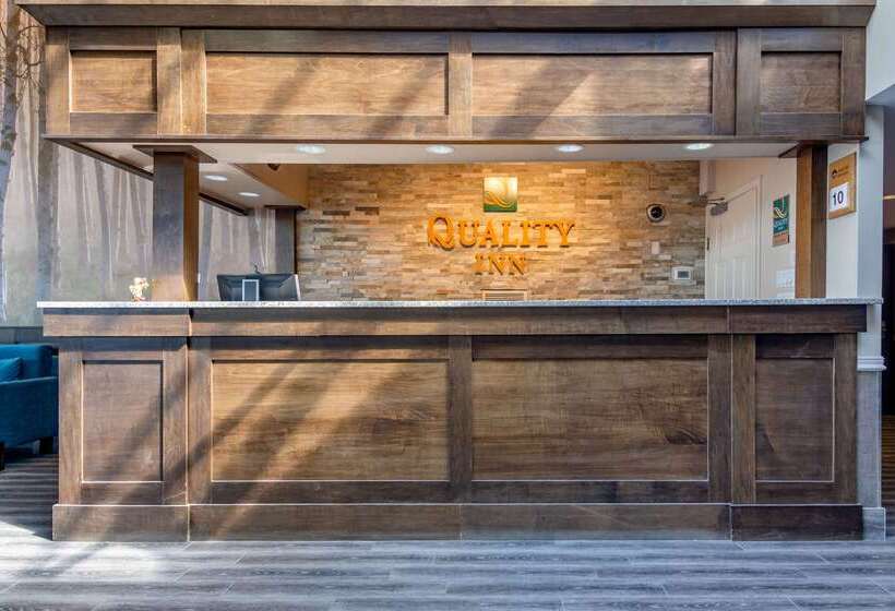 Отель Quality Inn