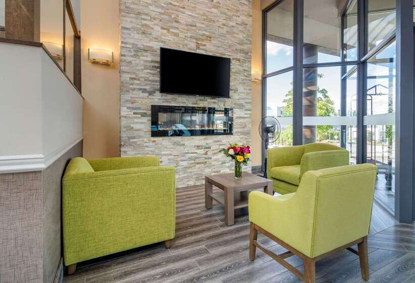 Отель Quality Inn