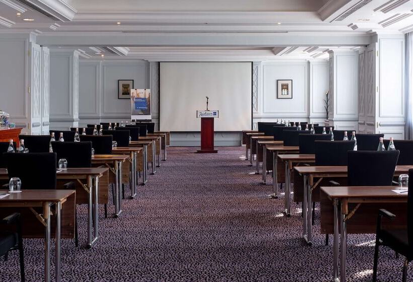 Radisson Blu Hotel, Muscat