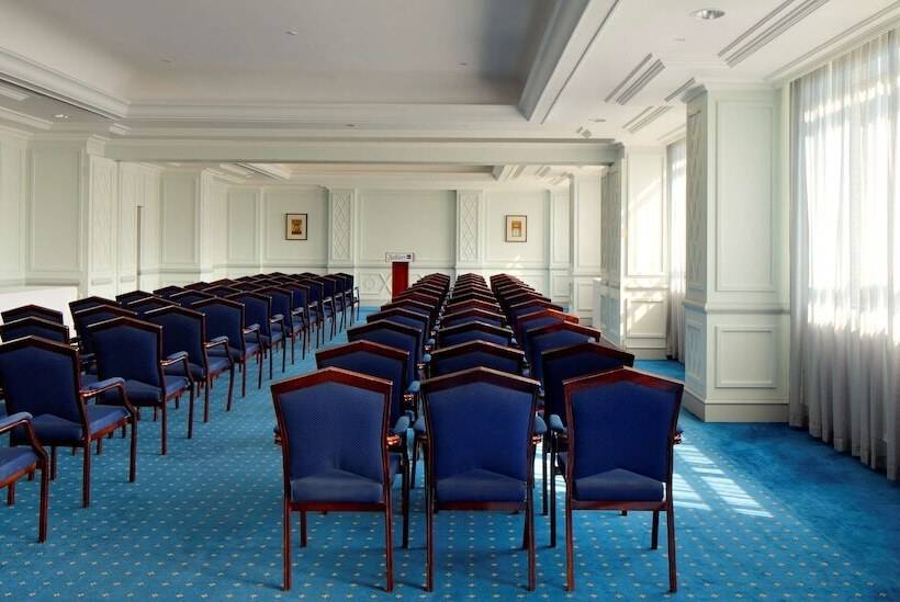 Radisson Blu Hotel, Muscat