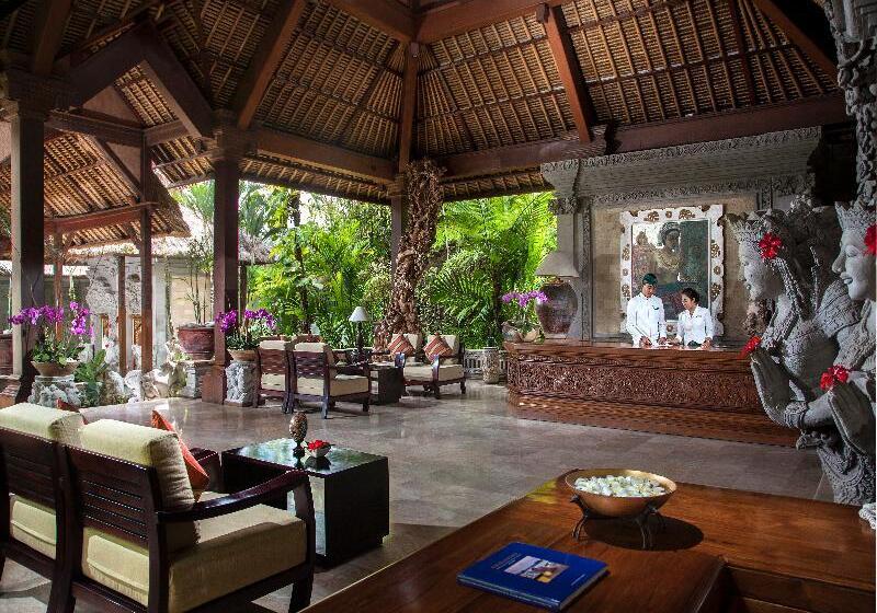 Отель The Royal Pita Maha