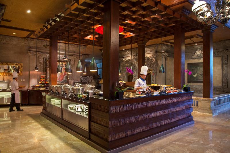 Отель The Royal Pita Maha