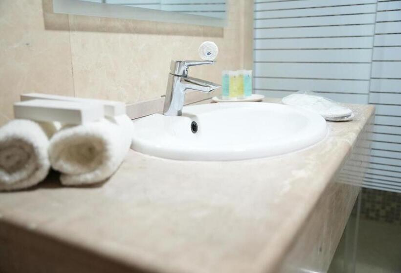 هتل The Sandy Palace