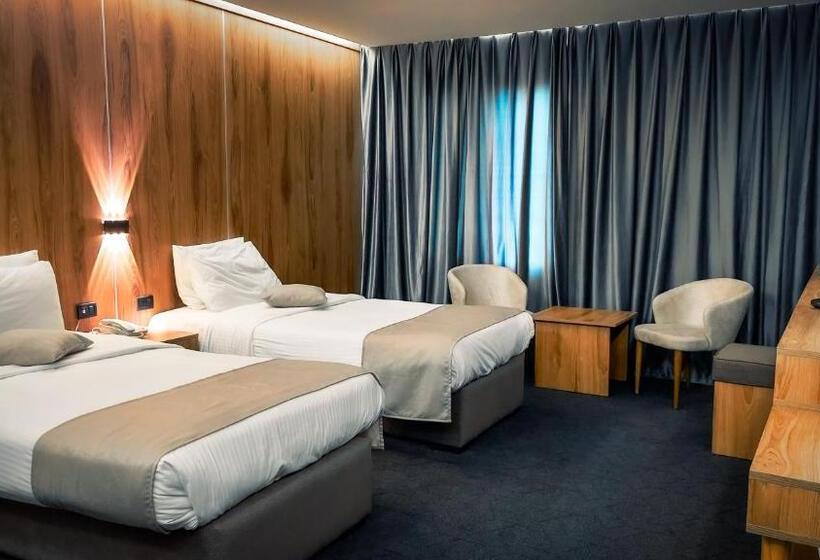 هتل The Sandy Palace