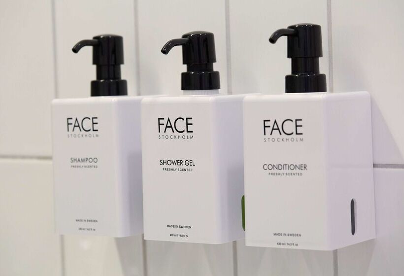 ホテル Scandic Leknes Lofoten