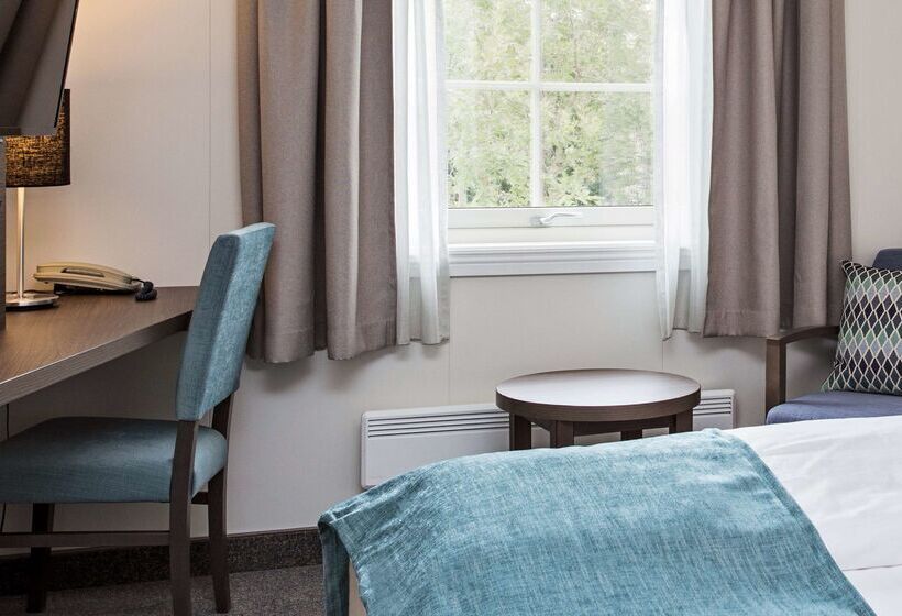 ホテル Scandic Leknes Lofoten