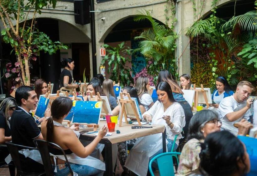 酒店 Socialtel Medellin Formerly Selina Medellin