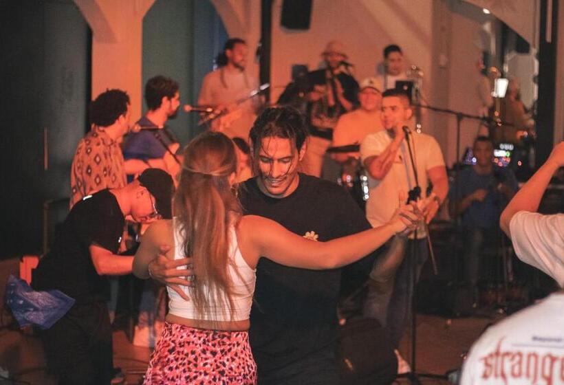 酒店 Socialtel Medellin Formerly Selina Medellin