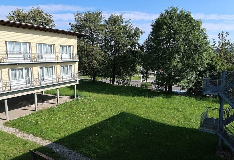 בית מלון כפרי Sempachersee