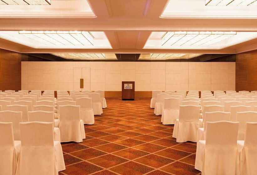 Sheraton Dubai Creek Hotel & Towers