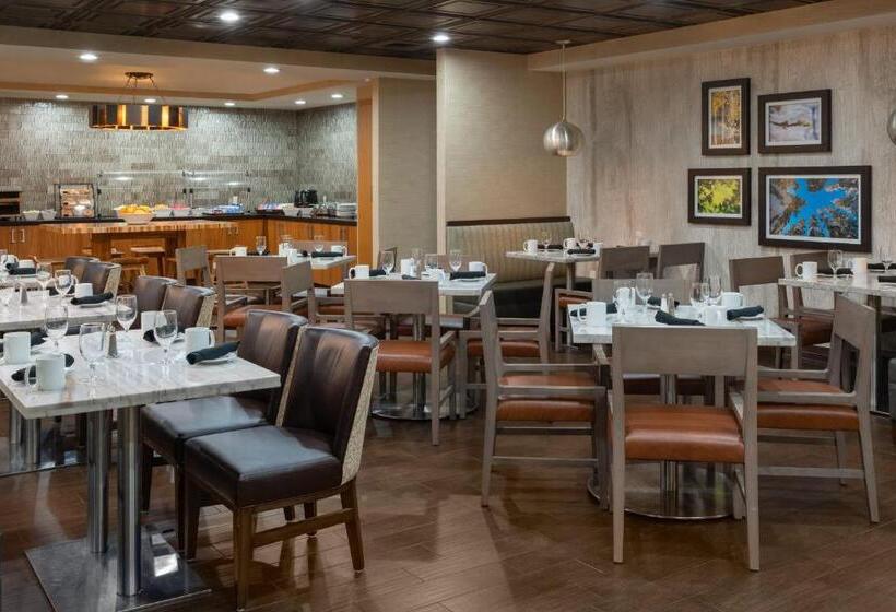 Отель Sheraton Park City