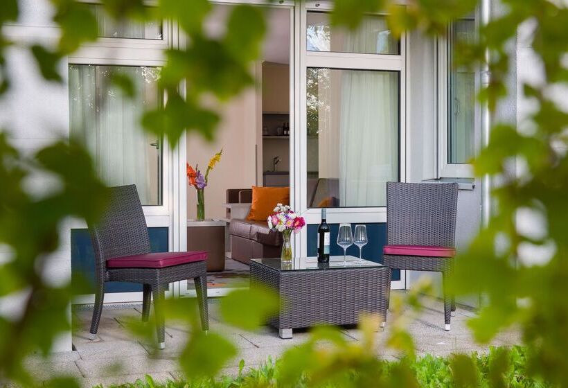 هتل Sisuites