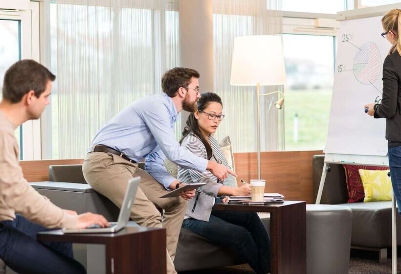 هتل Sisuites