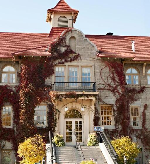 فندق St. Eugene Golf Resort & Casino