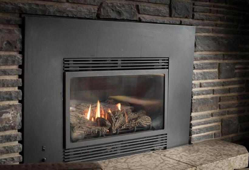 The Juniper Hotel & Bistro