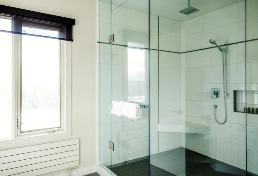 The Juniper Hotel & Bistro