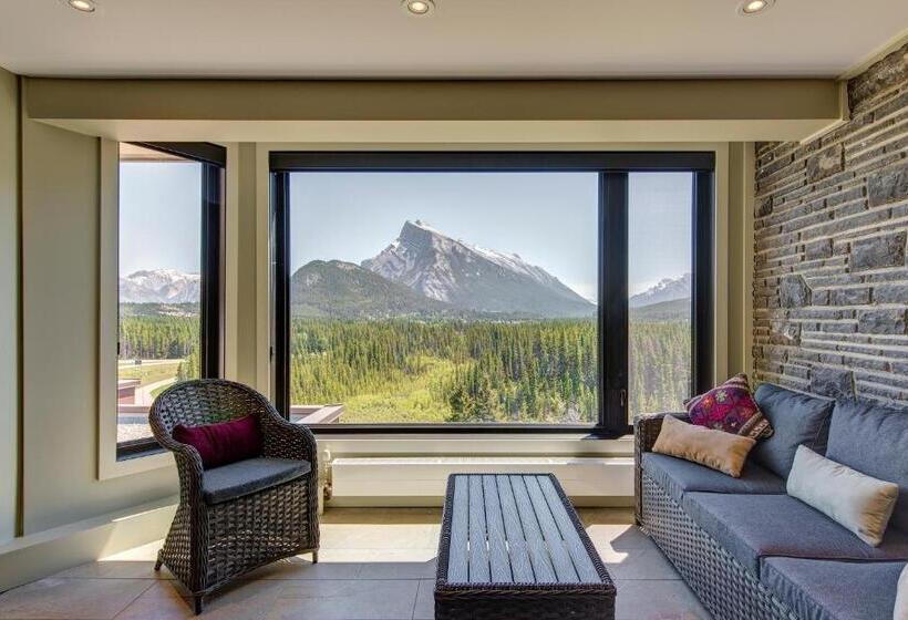 The Juniper Hotel & Bistro