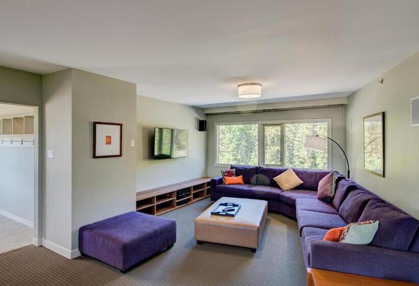 The Juniper Hotel & Bistro