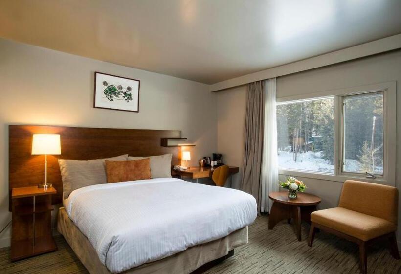 The Juniper Hotel & Bistro