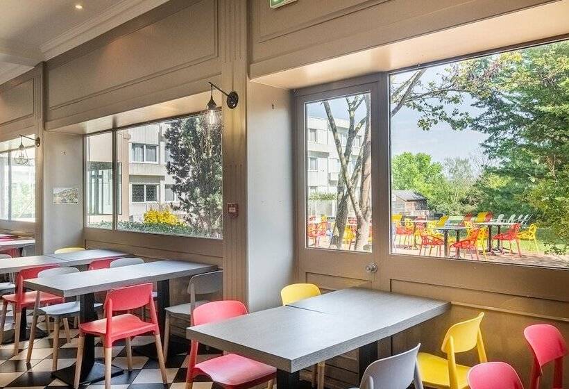 فندق Hôtel Akena Poitiers Nord Futuroscope