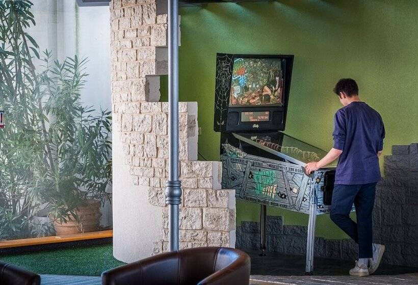 فندق Hôtel Akena Poitiers Nord Futuroscope