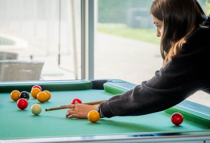 فندق Hôtel Akena Poitiers Nord Futuroscope