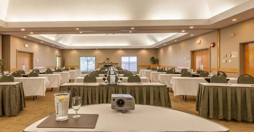 Отель Tighnamara Seaside Spa Resort