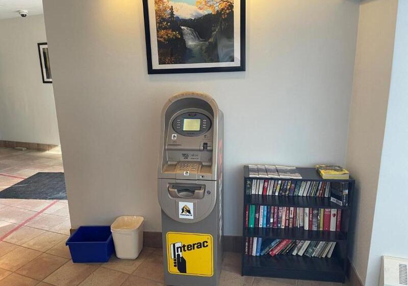 בית מלון כפרי Travelodge By Wyndham Fort St John