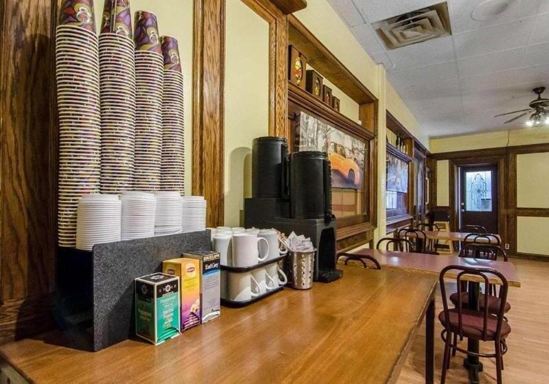 בית מלון כפרי Travelodge By Wyndham Fort St John