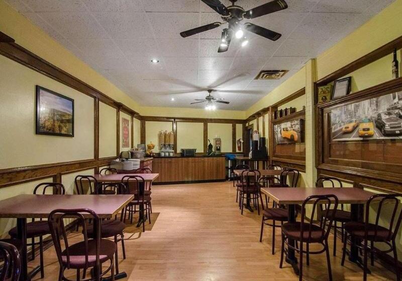 בית מלון כפרי Travelodge By Wyndham Fort St John