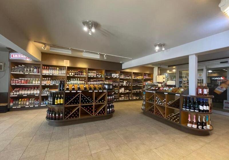 בית מלון כפרי Travelodge By Wyndham Fort St John