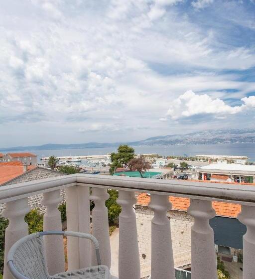 בית מלון כפרי Villa Supetar