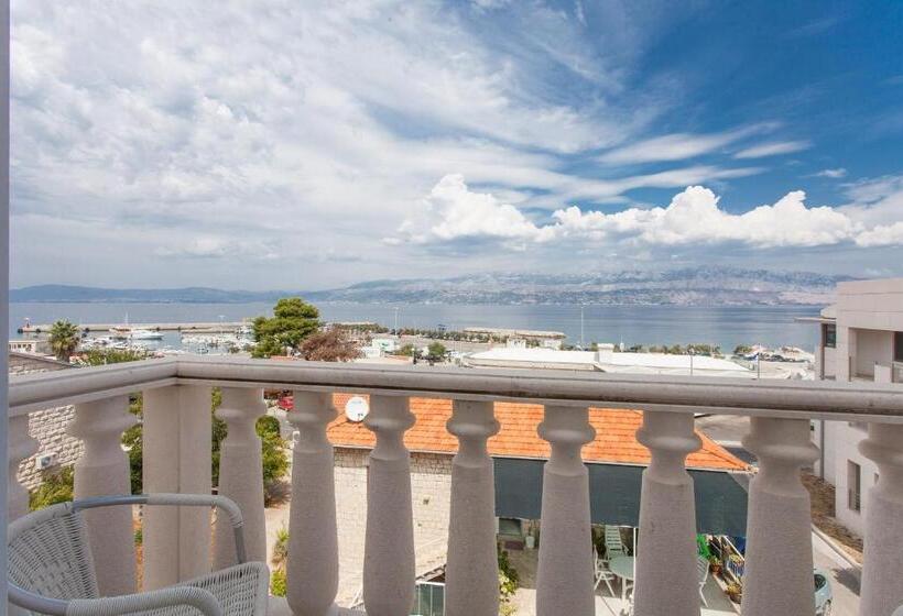 בית מלון כפרי Villa Supetar