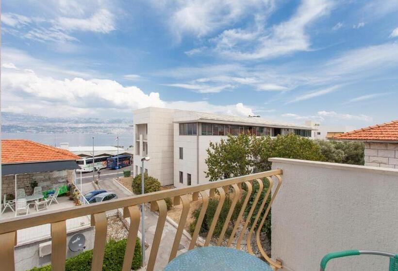 בית מלון כפרי Villa Supetar