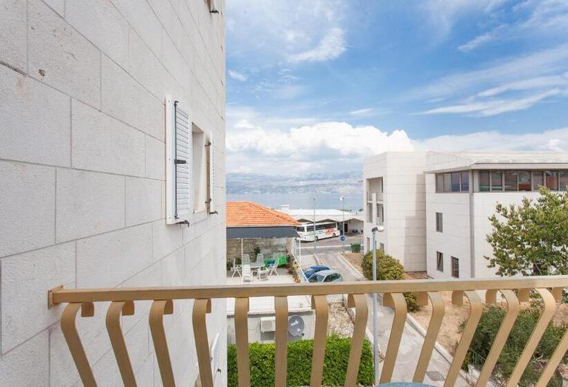 בית מלון כפרי Villa Supetar