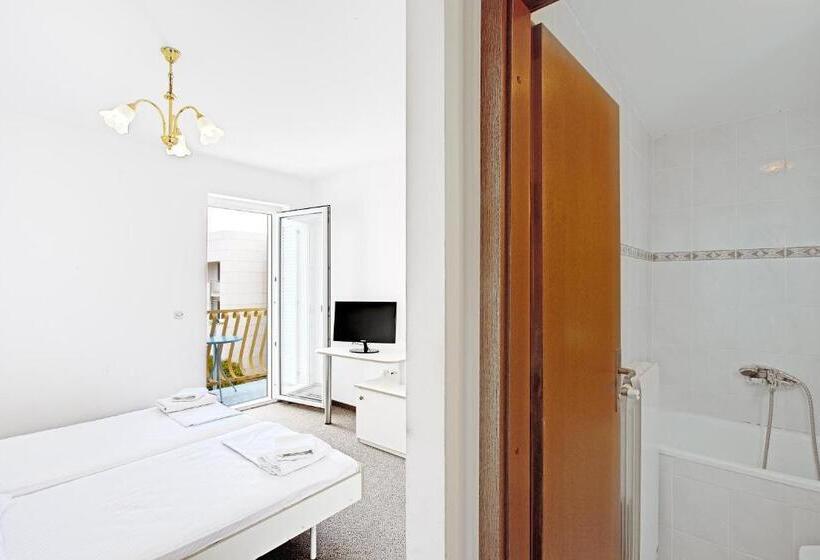 בית מלון כפרי Villa Supetar