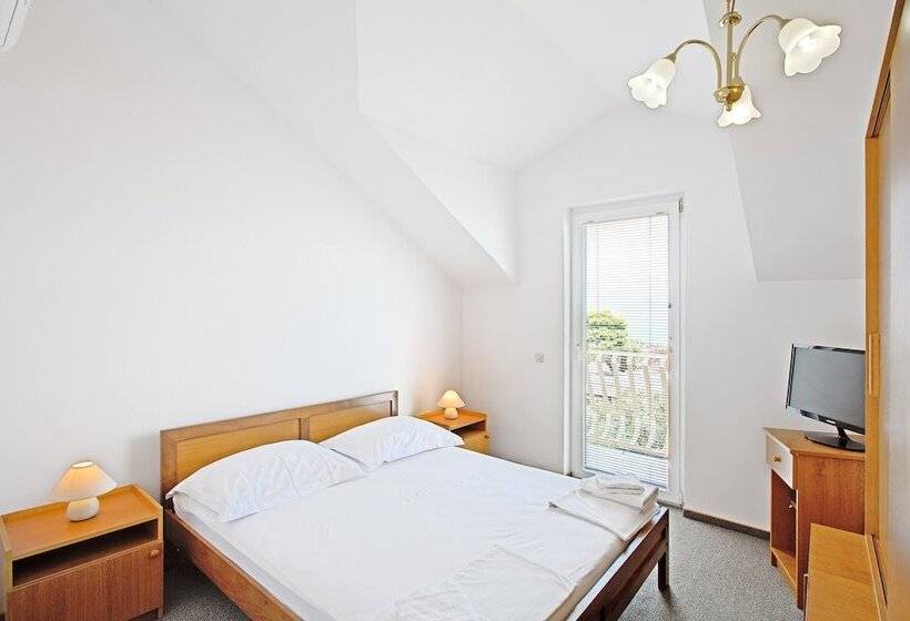 בית מלון כפרי Villa Supetar