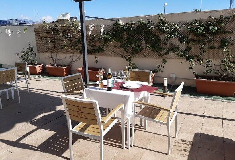 هتل Xon's Valencia