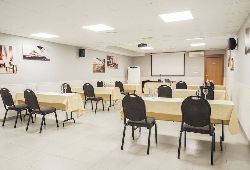 هتل Xon's Valencia