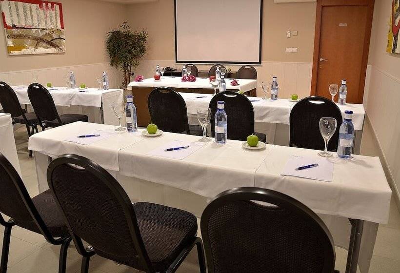 هتل Xon's Valencia