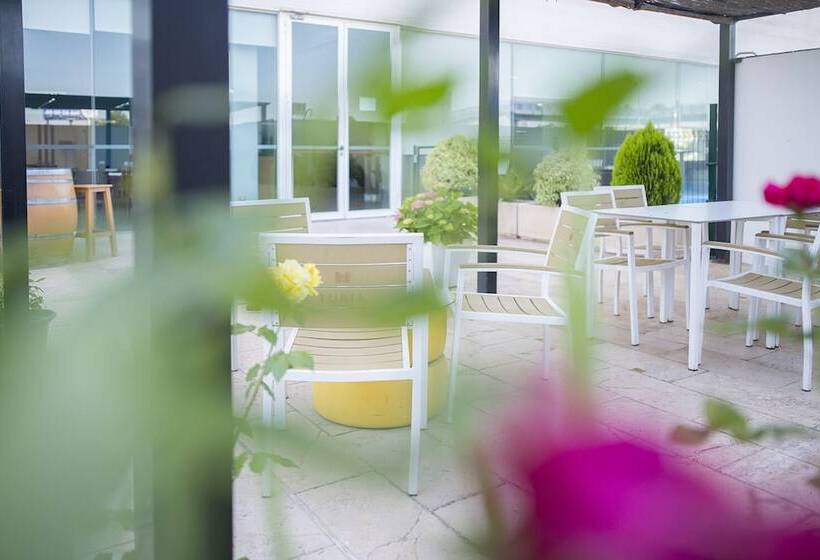 هتل Xon's Valencia