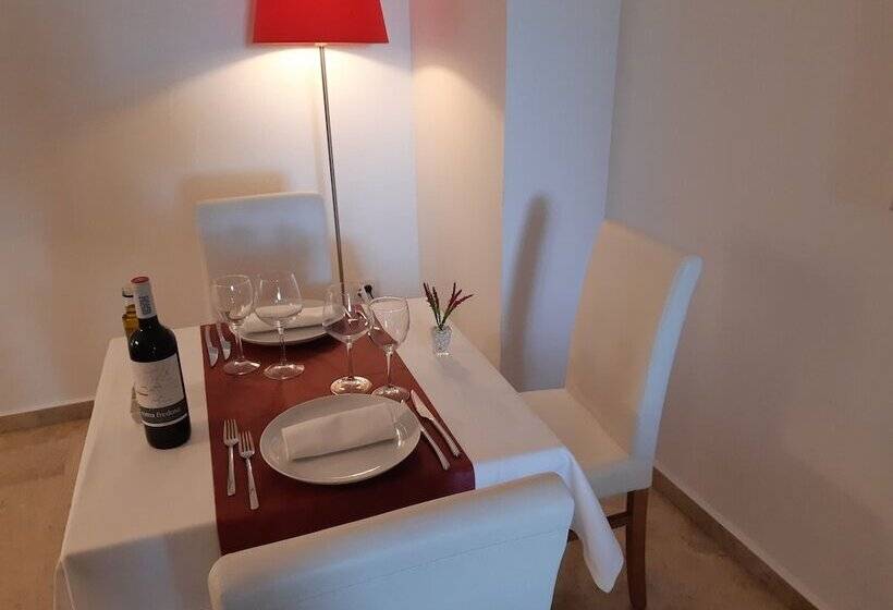 هتل Xon's Valencia