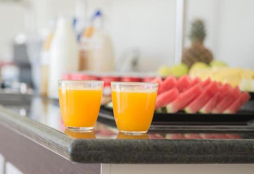 هتل Xon's Valencia