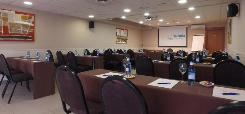 هتل Xon's Valencia