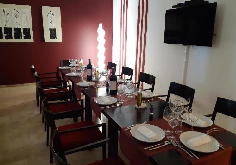 هتل Xon's Valencia