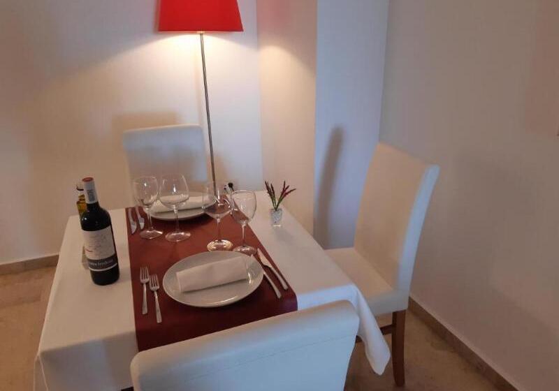 هتل Xon's Valencia