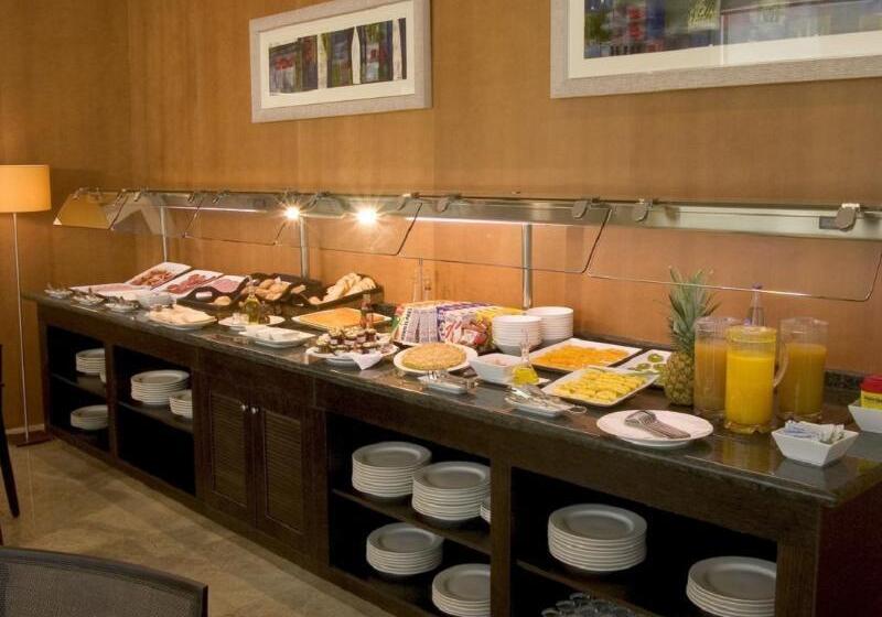 هتل Xon's Valencia