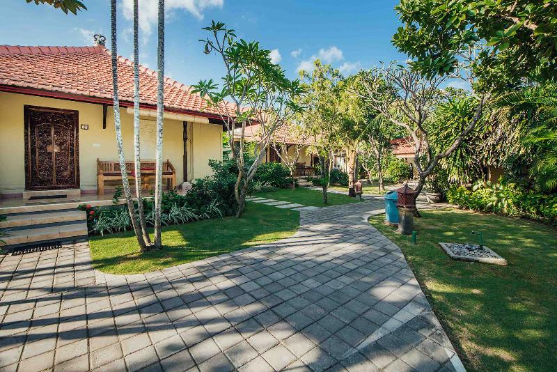 Kuta Puri Bungalows Villas And Resort