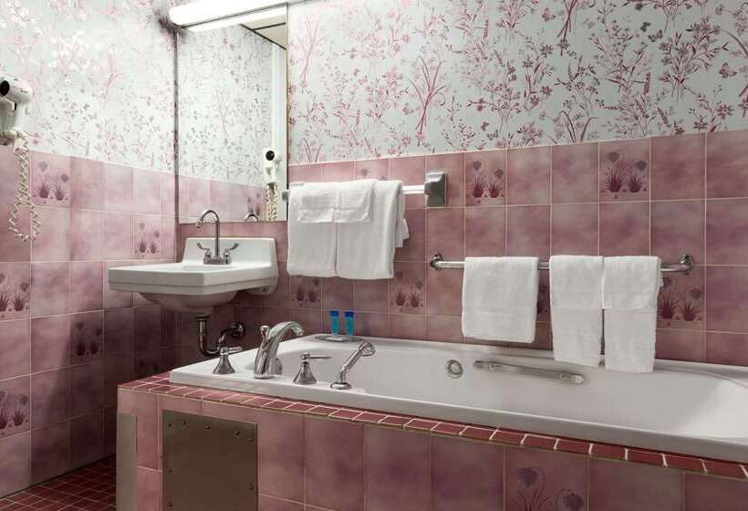 מוטל Travelodge By Wyndham Baie Comeau